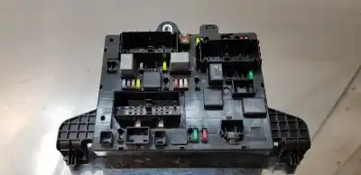 Pièce détachée automobile d'occasion Boîtes à Fusibles pour OPEL ASTRA J LIM. Cosmo Références OEM IAM 13302301  