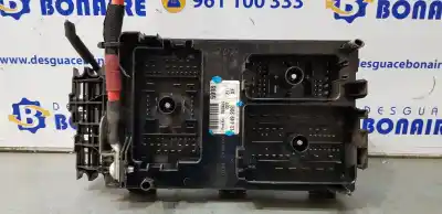 Pièce détachée automobile d'occasion boîtes à fusibles pour opel zafira tourer expression références oem iam 13449209  