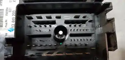 Pièce détachée automobile d'occasion boîtes à fusibles pour opel zafira tourer expression références oem iam 13449209  