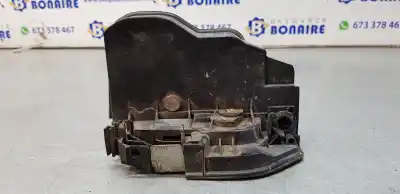 Second-hand car spare part left front door lock for bmw serie 1 berlina (e81/e87) 116i oem iam references 7202149