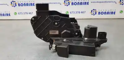 Second-hand car spare part LEFT FRONT DOOR LOCK for VOLVO C30  OEM IAM references 30753682  