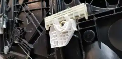 Peça sobressalente para automóvel em segunda mão elevador de vidros dianteiro direito por kia ceed business referências oem iam 82481j7000  