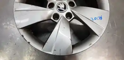 Peça sobressalente para automóvel em segunda mão jante por skoda rapid active referências oem iam 3v0601025aj  