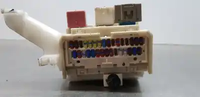 Peça sobressalente para automóvel em segunda mão caixa de fusíveis e relés por toyota auris luna+ referências oem iam 8273002150  