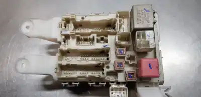 Peça sobressalente para automóvel em segunda mão caixa de fusíveis e relés por toyota auris luna+ referências oem iam 8273002150  