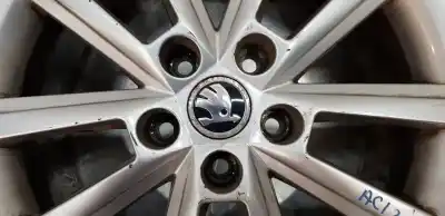 Автозапчастина б/у шина для skoda octavia combi (5e5) ambition посилання на oem iam 5e0601025b  