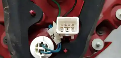Peça sobressalente para automóvel em segunda mão farolim interior traseiro direito por kia carens ( ) basic referências oem iam 92404a4500  