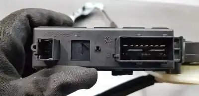 Pezzo di ricambio per auto di seconda mano alzacristalli anteriore sinistro per citroen c4 picasso exclusive riferimenti oem iam 9221cv  9682495880