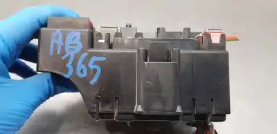 Second-hand car spare part fuse box unit for opel corsa e color edition oem iam references 2b0z4010f  