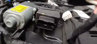 Second-hand car spare part passenger side right window regulator for kia cee´d business oem iam references 82481a2000  82480a2311