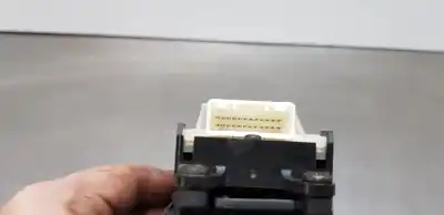 Second-hand car spare part left front power window switch for toyota avensis berlina (t25) 2.0 d4-d executive berlina oem iam references 8482005100  8480205210