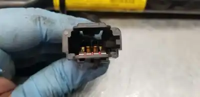 Second-hand car spare part right front seat belt buckle for renault clio iii expression oem iam references 8200794022  