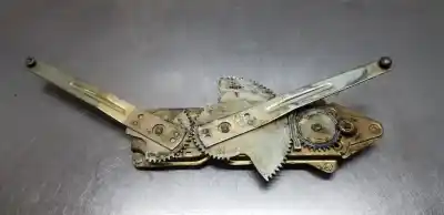 Peça sobressalente para automóvel em segunda mão elevador de vidros dianteiro direito por nissan trade ebro referências oem iam   