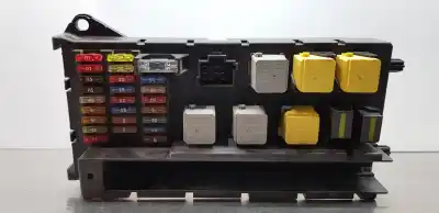 Pièce détachée automobile d'occasion BOÎTES À FUSIBLES pour VOLKSWAGEN CRAFTER CAJA CERRADA  Références OEM IAM 9065450201  