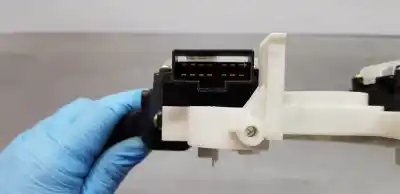 Pezzo di ricambio per auto di seconda mano comando multifunzione per ssangyong rodius xdi limited riferimenti oem iam 8592221020  8592208030
