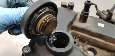 Pièce détachée automobile d'occasion cache-culbuteur pour kia carens ( ) basic références oem iam 224102a600  