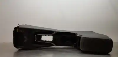 Pezzo di ricambio per auto di seconda mano bracciolo centrale per toyota corolla (e21) hybrid active riferimenti oem iam 5890502e70c4  5891002810c4