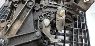 Автозапчастина б/у коробка передач для renault scenic ii pack authentique посилання на oem iam 7701723235 8200553271 jr5104