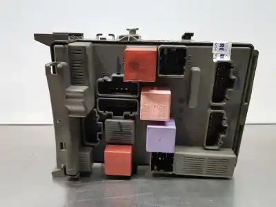 Pièce détachée automobile d'occasion Boîtes à Fusibles pour RENAULT ESPACE IV (JK0) Dynamique Références OEM IAM 8200371614  8200371614B