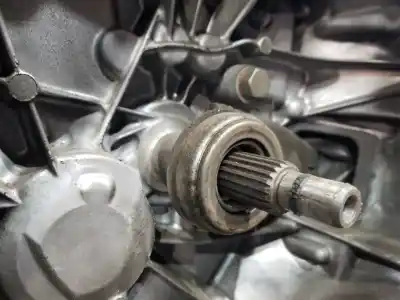 Автозапчастина б/у коробка передач для mazda 2 lim. () origin посилання на oem iam f6tl03000 f6tl0 f60117150a