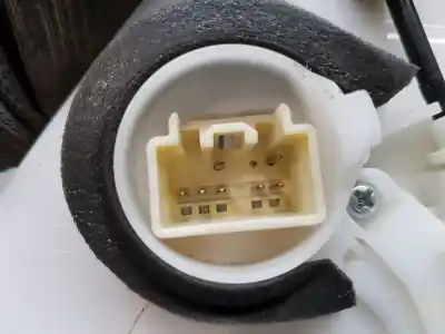 Second-hand car spare part left front door lock for mazda 2 lim. () origin oem iam references da6d59310  