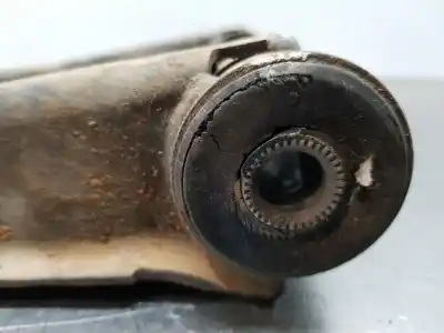 Second-hand car spare part front left upper suspension arm for renault maxity 130 dxi oem iam references 5001871612  