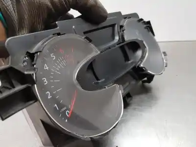 Peça sobressalente para automóvel em segunda mão quadrante por renault captur techno referências oem iam 248106509r  