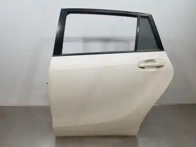 Second-hand car spare part rear left door for toyota verso advance oem iam references 670040f020