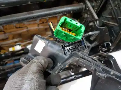 Автозапчастина б/у ліве передне сиділо для peugeot partner kombi active посилання на oem iam 8846y3  8846aa