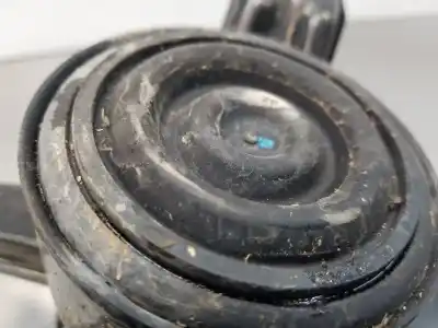 Second-hand car spare part right engine support for kia stonic (ybcuv) eco dynamic oem iam references 21810h8210  