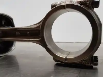 Автозапчастина б/у шатун для audi a4 (b9) quattro посилання на oem iam 04l105401a  4l107065r001