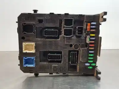 Pièce détachée automobile d'occasion BOÎTES À FUSIBLES pour PEUGEOT PARTNER KASTEN  Références OEM IAM 9678477080 230460802 BSIK03