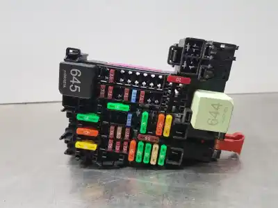 Peça sobressalente para automóvel em segunda mão caixa de fusíveis e relés por seat arona style referências oem iam 2q0937615a