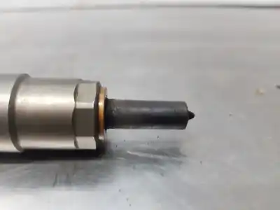 Second-hand car spare part injector for audi a3 (8v) attracted oem iam references 04l130277ad  