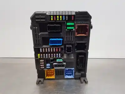 Pezzo di ricambio per auto di seconda mano SCATOLA RELÈ/FUSIBILI per PEUGEOT 308 SW  Riferimenti OEM IAM 9830790580  