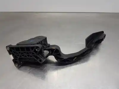 Second-hand car spare part accelerator pedal for opel corsa e design line oem iam references 13305804  