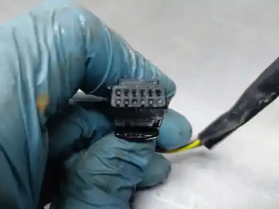 Peça sobressalente para automóvel em segunda mão espelho retrovisor direito por renault captur ii zen referências oem iam 963018492r  