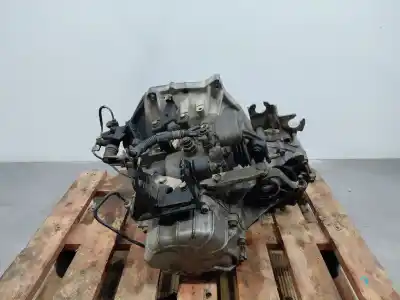 Second-hand car spare part gearbox for toyota corolla (_e12_) 1.4 d (nde120_) oem iam references 3030012a00  