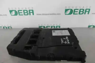 İkinci el araba yedek parçası RÖLE/SIGORTA KUTUSU için RENAULT MEGANE II BERLINA 5P  OEM IAM referansları 8200525384 8200440600A ME-7
