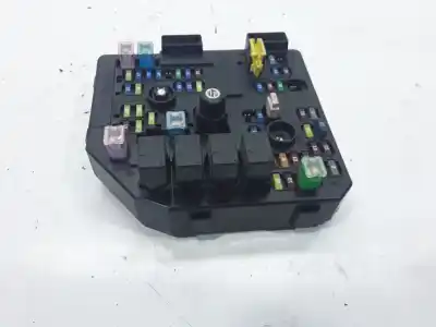 Pezzo di ricambio per auto di seconda mano Scatola Relè/fusibili per OPEL ANTARA A (L07) 2.2 CDTi Riferimenti OEM IAM 95903657  
