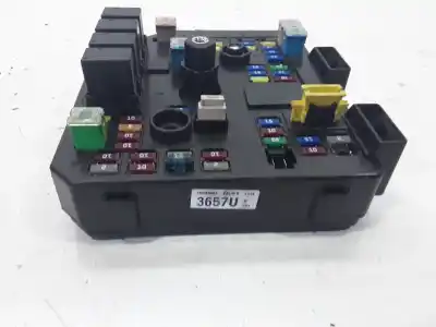 Pezzo di ricambio per auto di seconda mano scatola relè/fusibili per opel antara a (l07) 2.2 cdti riferimenti oem iam 95903657  