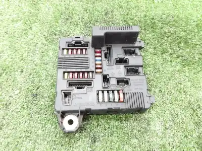 Peça sobressalente para automóvel em segunda mão caixa de fusíveis e relés por renault scénic ii (jm0/1_) 1.6 (jm0c jm0j jm1b) referências oem iam 8200306032a  