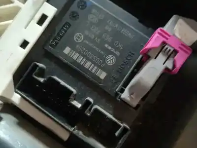 Автозапчастина б/у регулятор переднього правого скла для volkswagen passat b6 variant (3c5) 2.0 tdi 16v посилання на oem iam 1k0959793l  