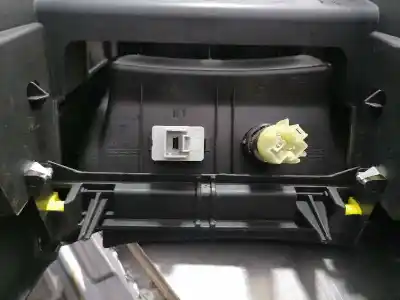 Автозапчастина б/у центральний подлокник для opel corsa e (x15) 1.4 turbo (08, 68) посилання на oem iam 460029937  