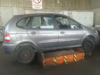 Pezzo di ricambio per auto di seconda mano paraurti anteriore per renault megane i scenic ja renault riferimenti oem iam   