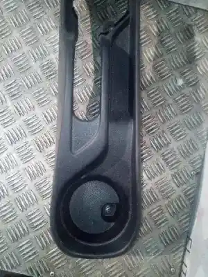 Pièce détachée automobile d'occasion accoudoir central pour toyota yaris (xp13) 1nz références oem iam   