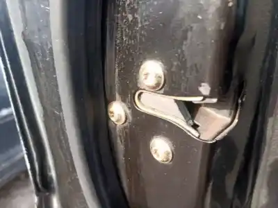 Second-hand car spare part left front door lock for ssangyong rexton d27dt oem iam references 