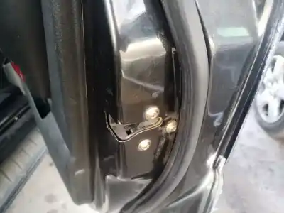 Second-hand car spare part front right door lock for ssangyong rexton d27dt oem iam references 