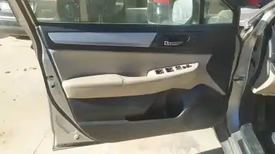 Peça sobressalente para automóvel em segunda mão forra / revestimento da porta dianteira esquerda por subaru outback (b15) ee20 referências oem iam 