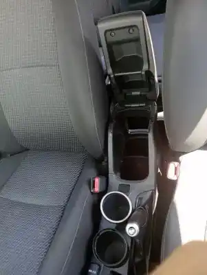 Автозапчастина б/у центральний подлокник для toyota verso (aur2/zgr2) n47c16a посилання на oem iam   